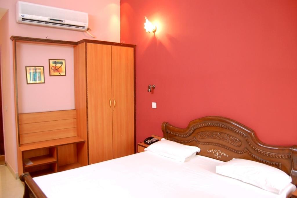 Hotel D R International Ambāla Quarto foto