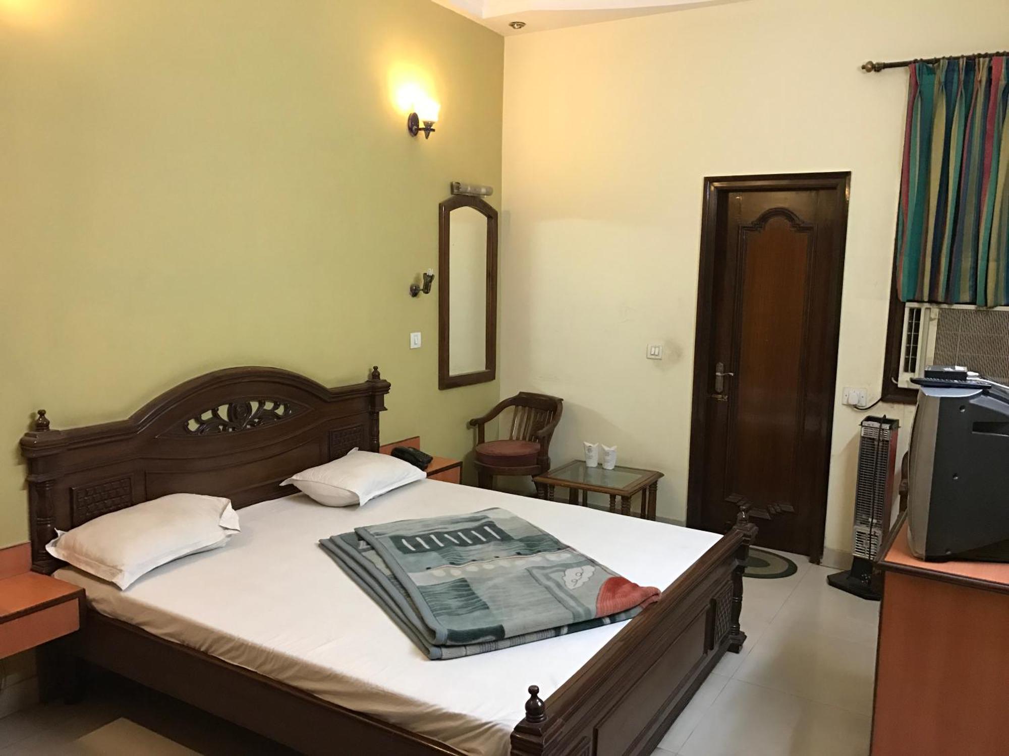 Hotel D R International Ambāla Quarto foto